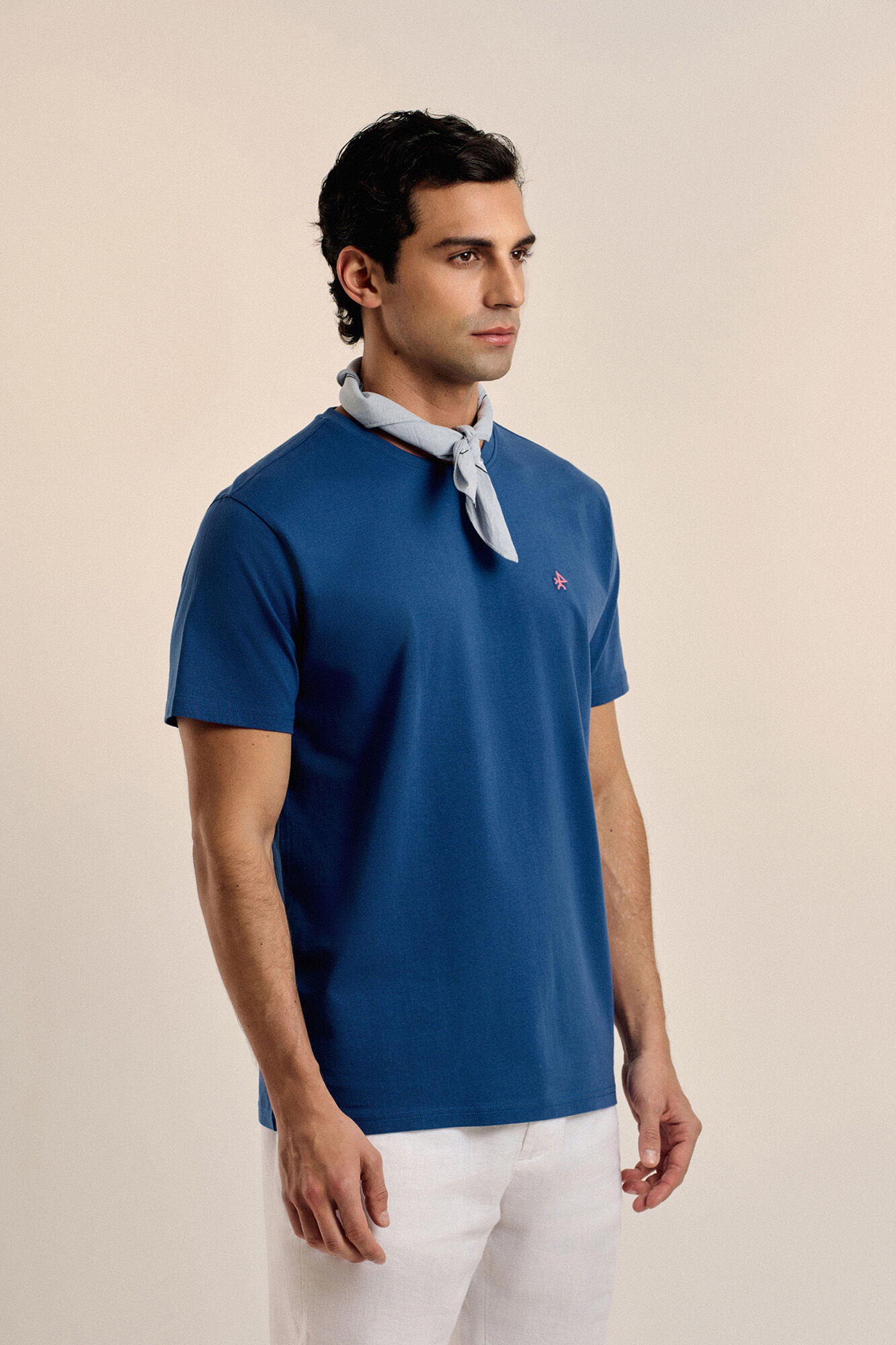 Valecuatro T-shirt logo