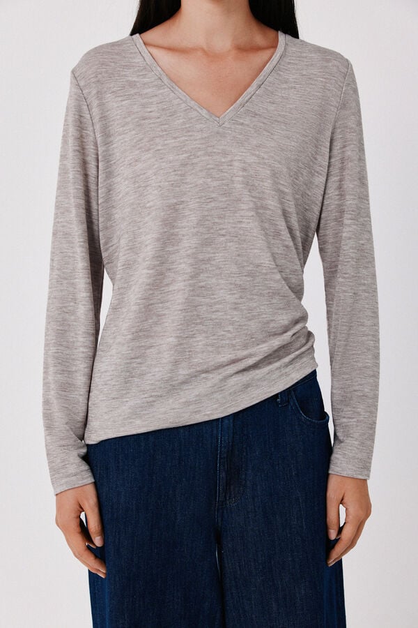 Cortefiel V-neck basic T-shirt Beige