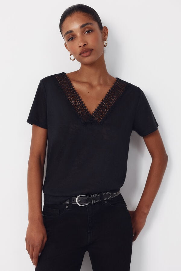 Cortefiel Camiseta com bico e enfeites Preto