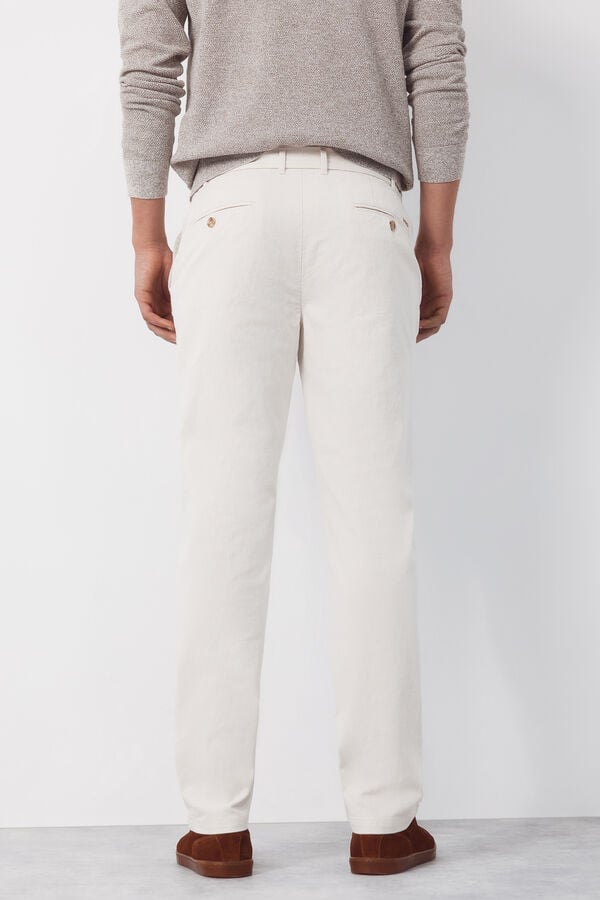 Cortefiel Regular cotton- linen chinos trousers Ivory