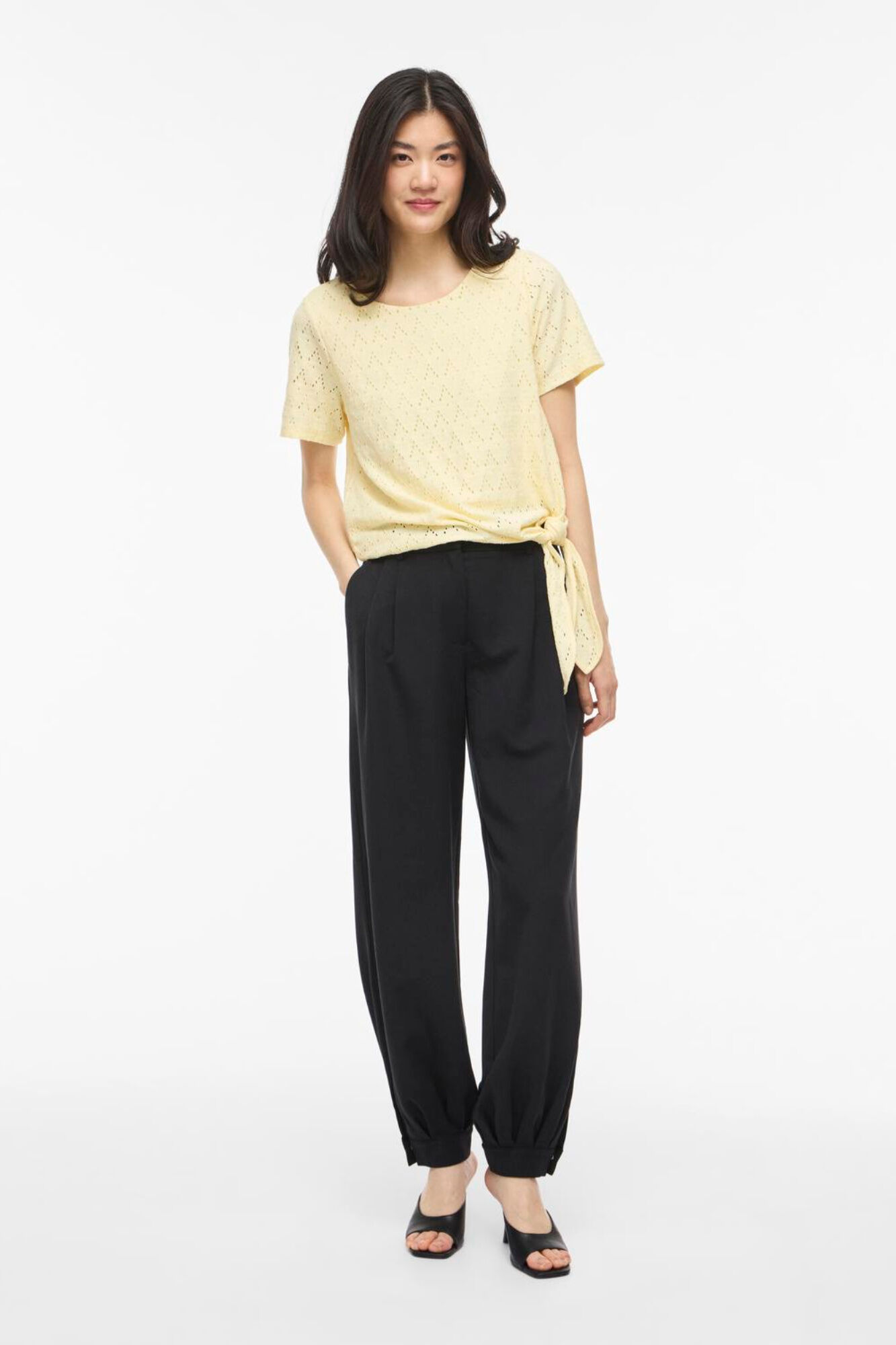 Vila Top de manga curta com recortes em algod&atilde;o