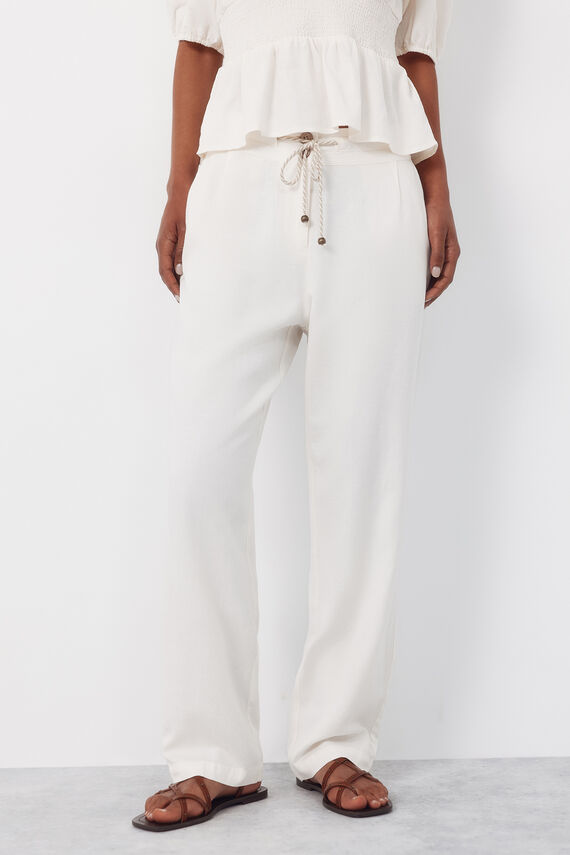Pantalón con cinturón