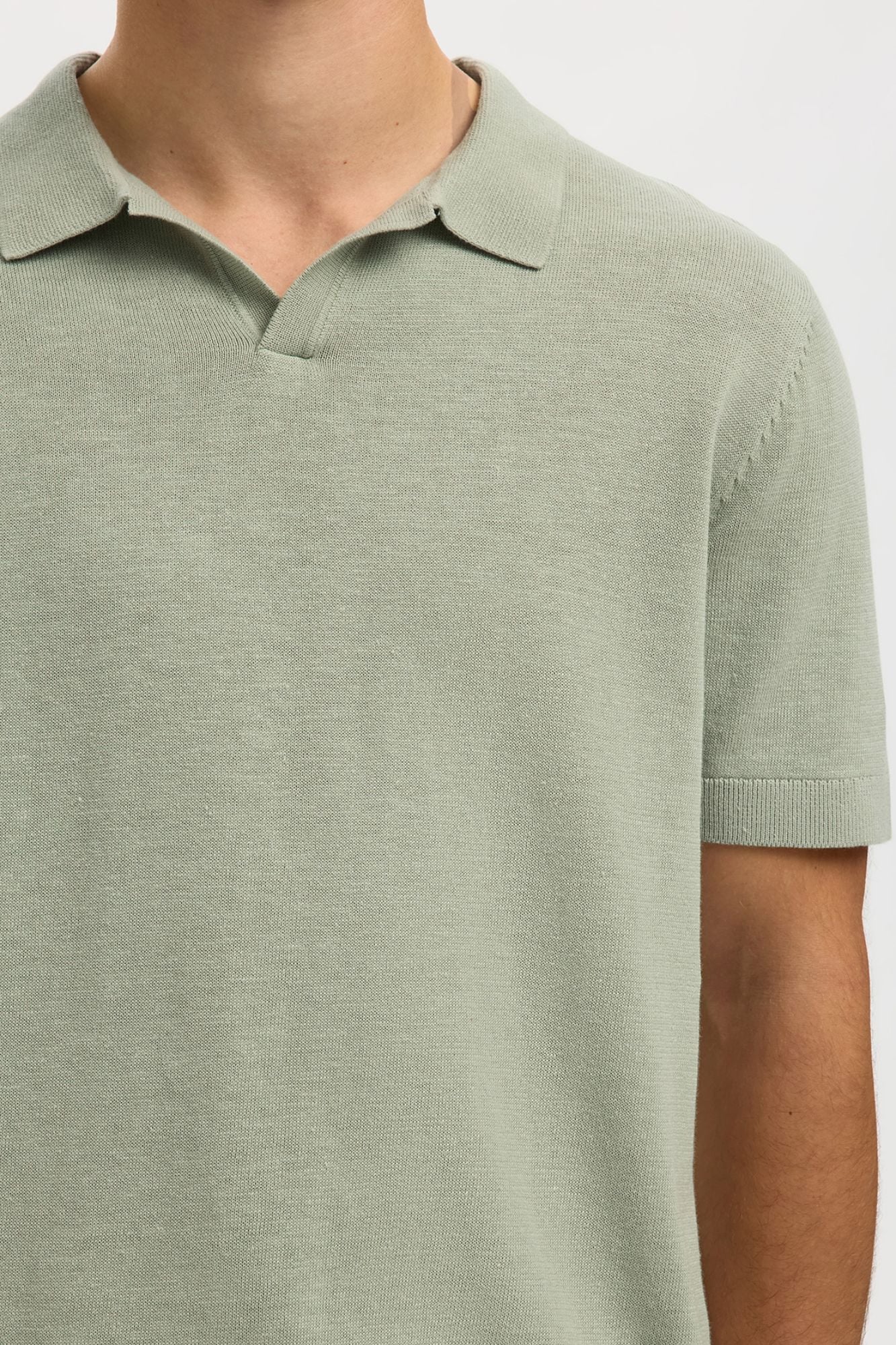 Selected Polo de malha com gola aberta