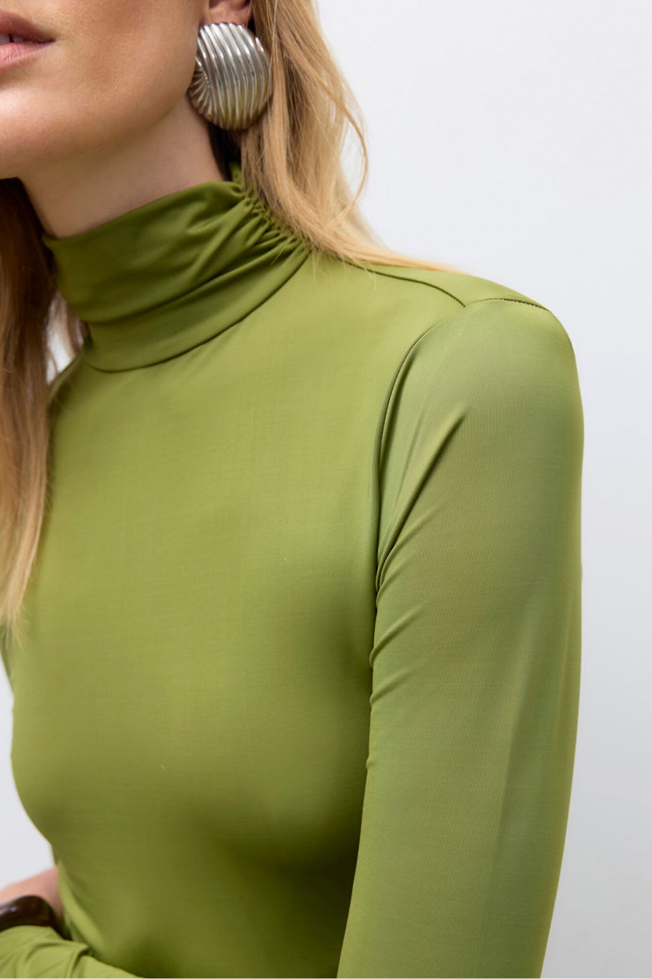 Vero Moda Vestido midi de gola alta 