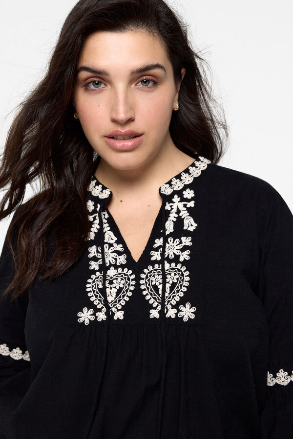 Cortefiel Long sleeve shirt with embroidered details plus size Black