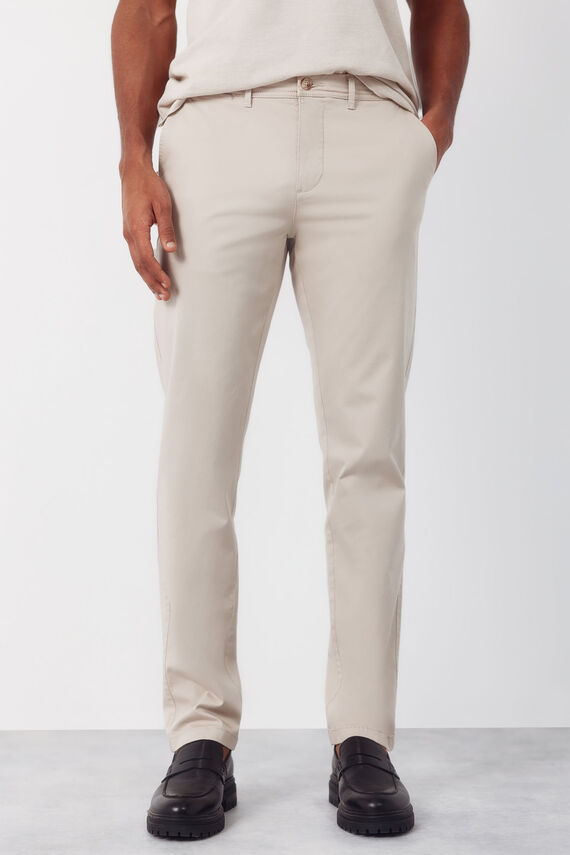 Pantalón chino regular fit ligero