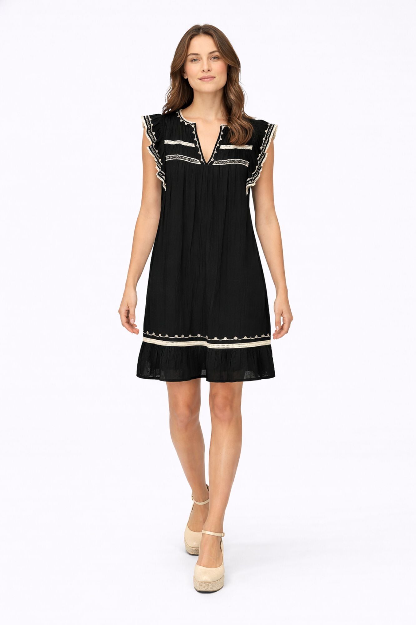 Vila Vestido curto com bordados em algod&atilde;o org&acirc;nico