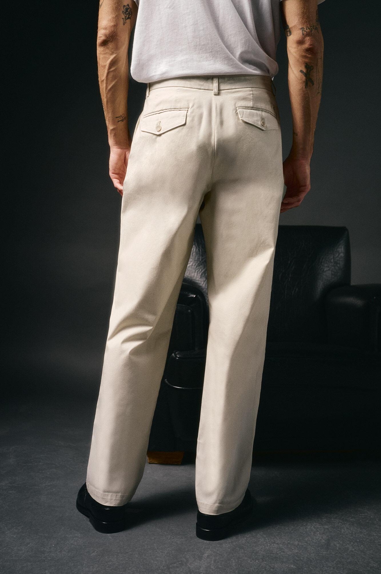 OOTO Pantal&oacute;n chino pinzas