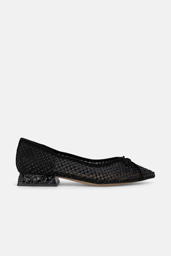 Zapato rejilla con tira de pedreria