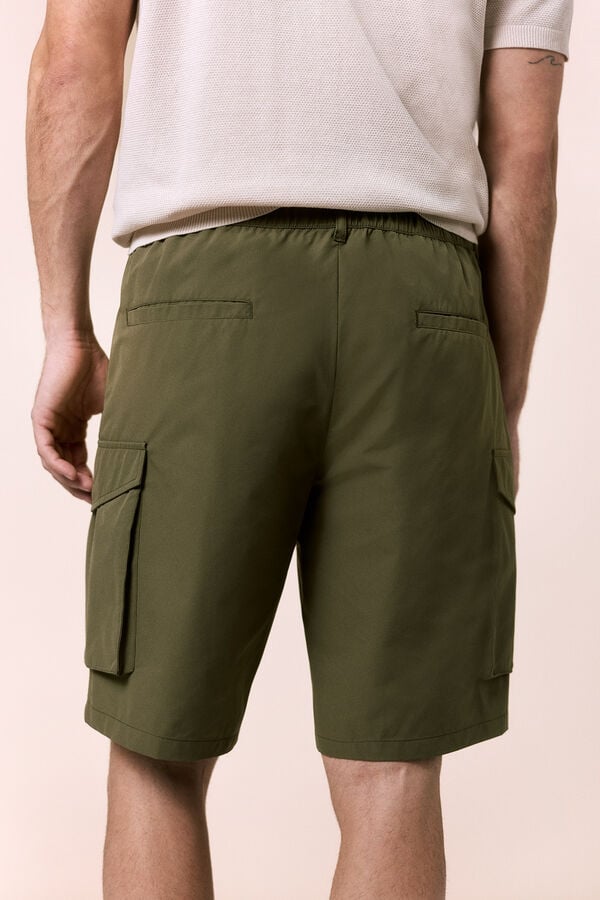 OOTO Bermuda cargo t&eacute;cnica Verde