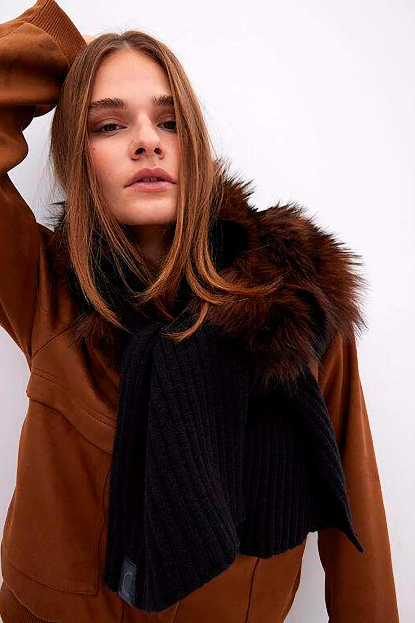 Lola Casademunt Cachecol combinado