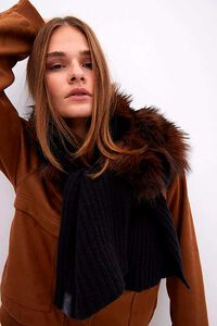 Lola Casademunt Cachecol combinado