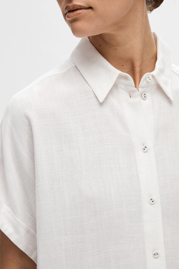 Cortefiel Short sleeve linen shirt. Regular fit. White