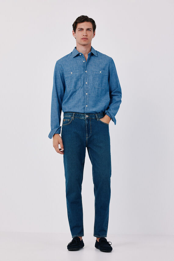 Pantalón vaquero ligero slim tapered