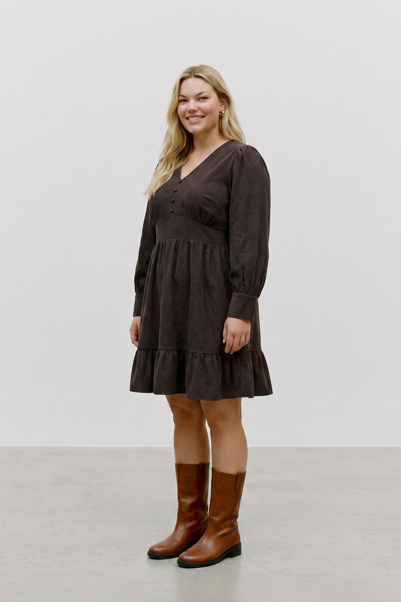 Vero Moda Curve V-neck peplum dress