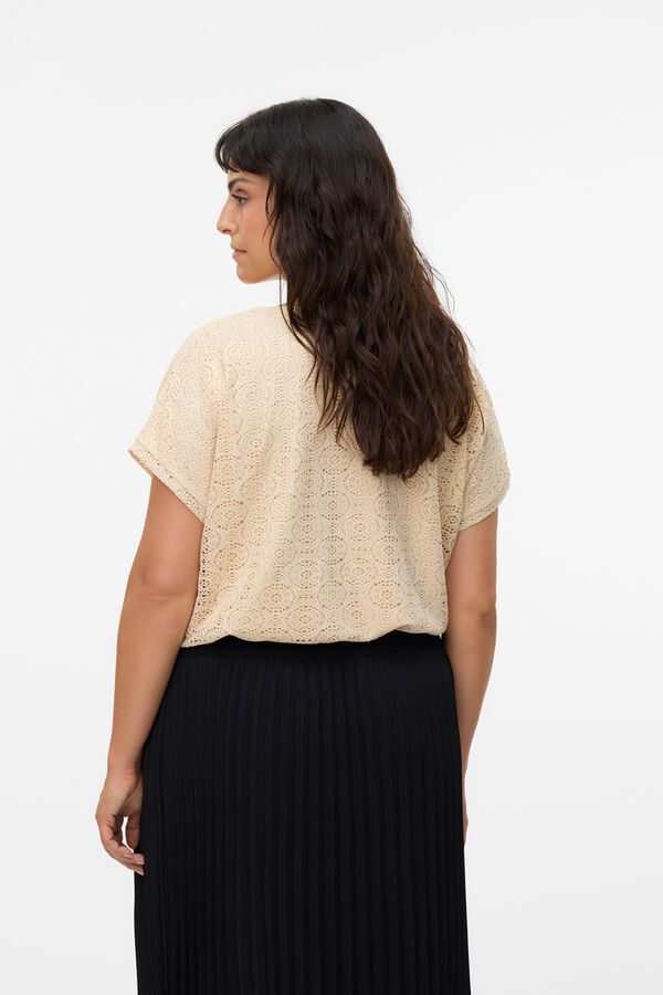 Vero Moda Curve Top com detalhes vazados tamanho grande Tostado