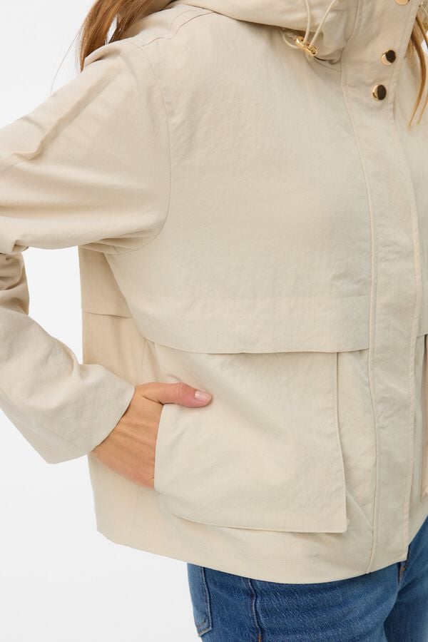 Vero Moda Parka curta com capuz Tostado