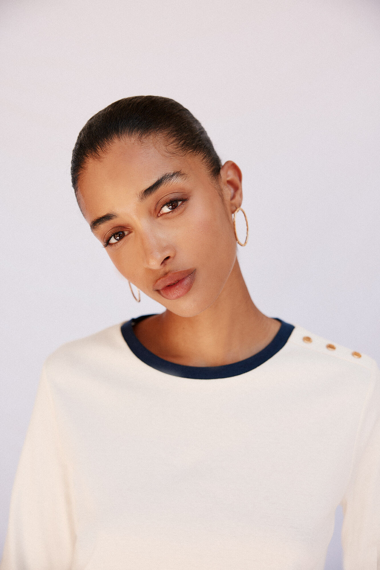 Cortefiel Basic T-shirt with gold buttons