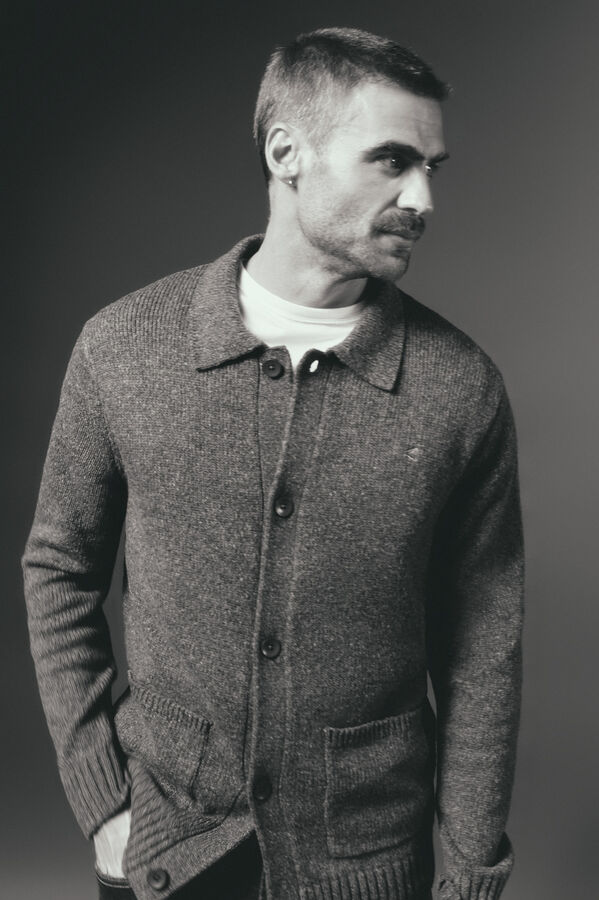 OOTO Casaco de malha botões e dois bolsos Cinzento