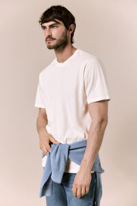 OOTO T-shirt b&aacute;sica lavada