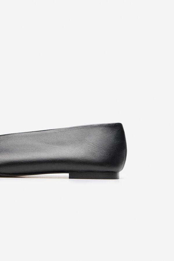 Cortefiel Braided leather ballerina Black