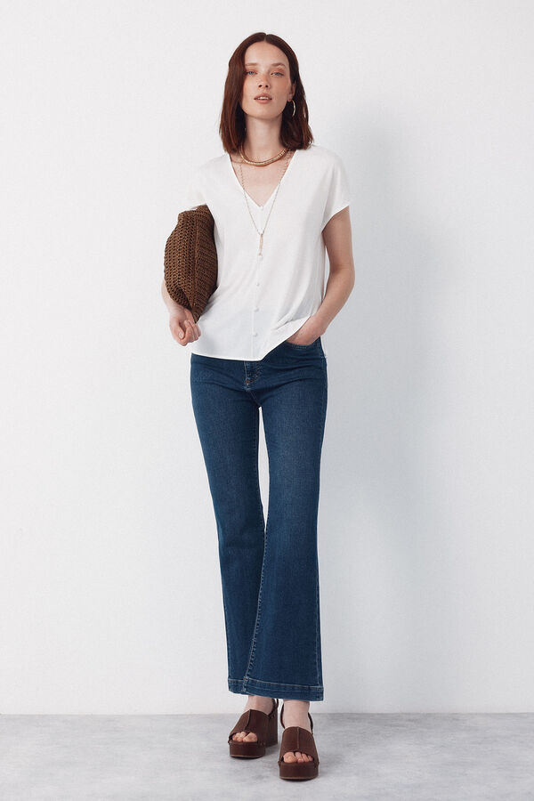 Cortefiel V- buttons neckline v White