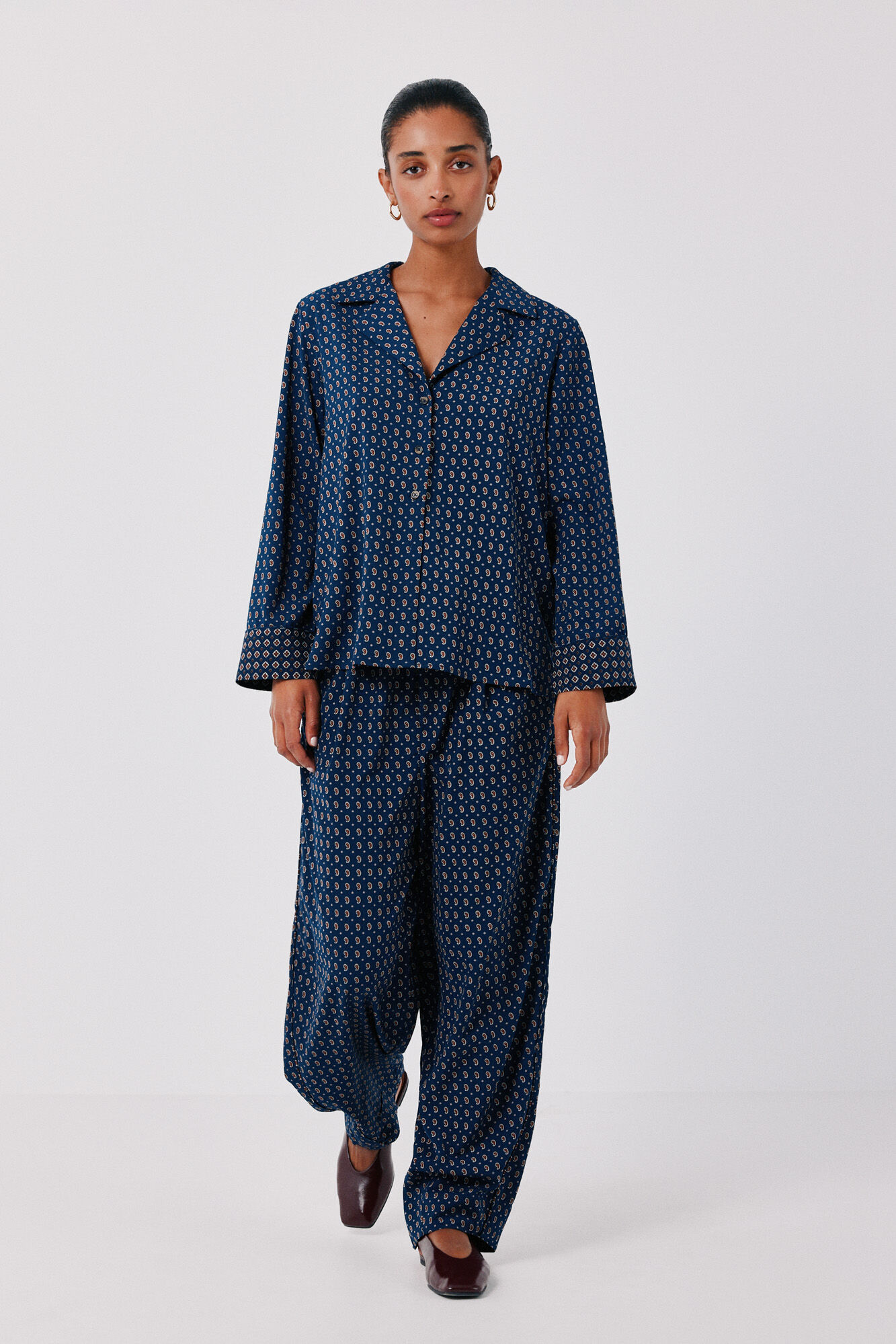 Cortefiel Printed fluid trousers