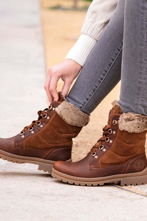 Cortefiel Leather boots with warm fur lining Brown