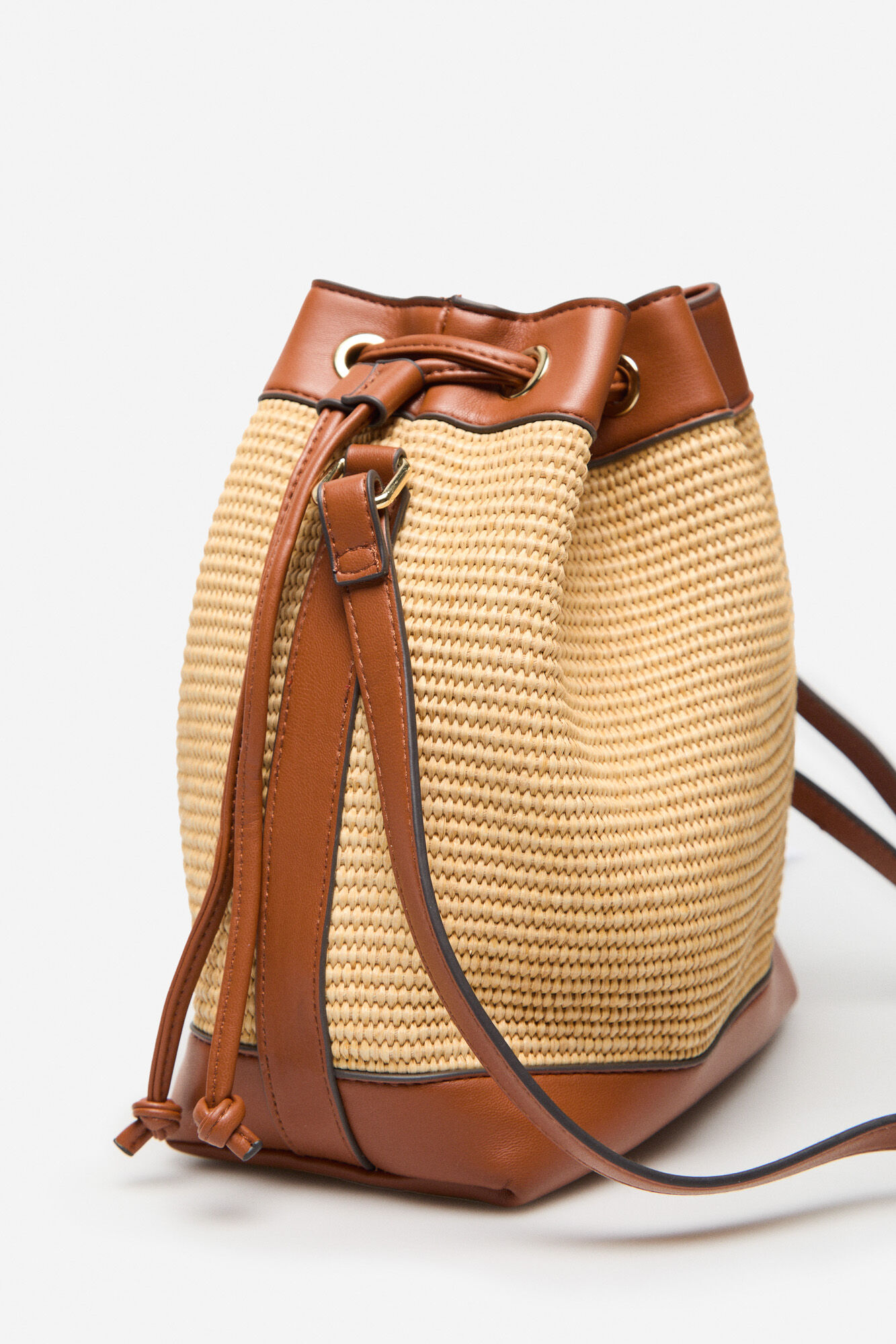 Bolso hobo fruncido rafia Bolsos de mujer Cortefiel