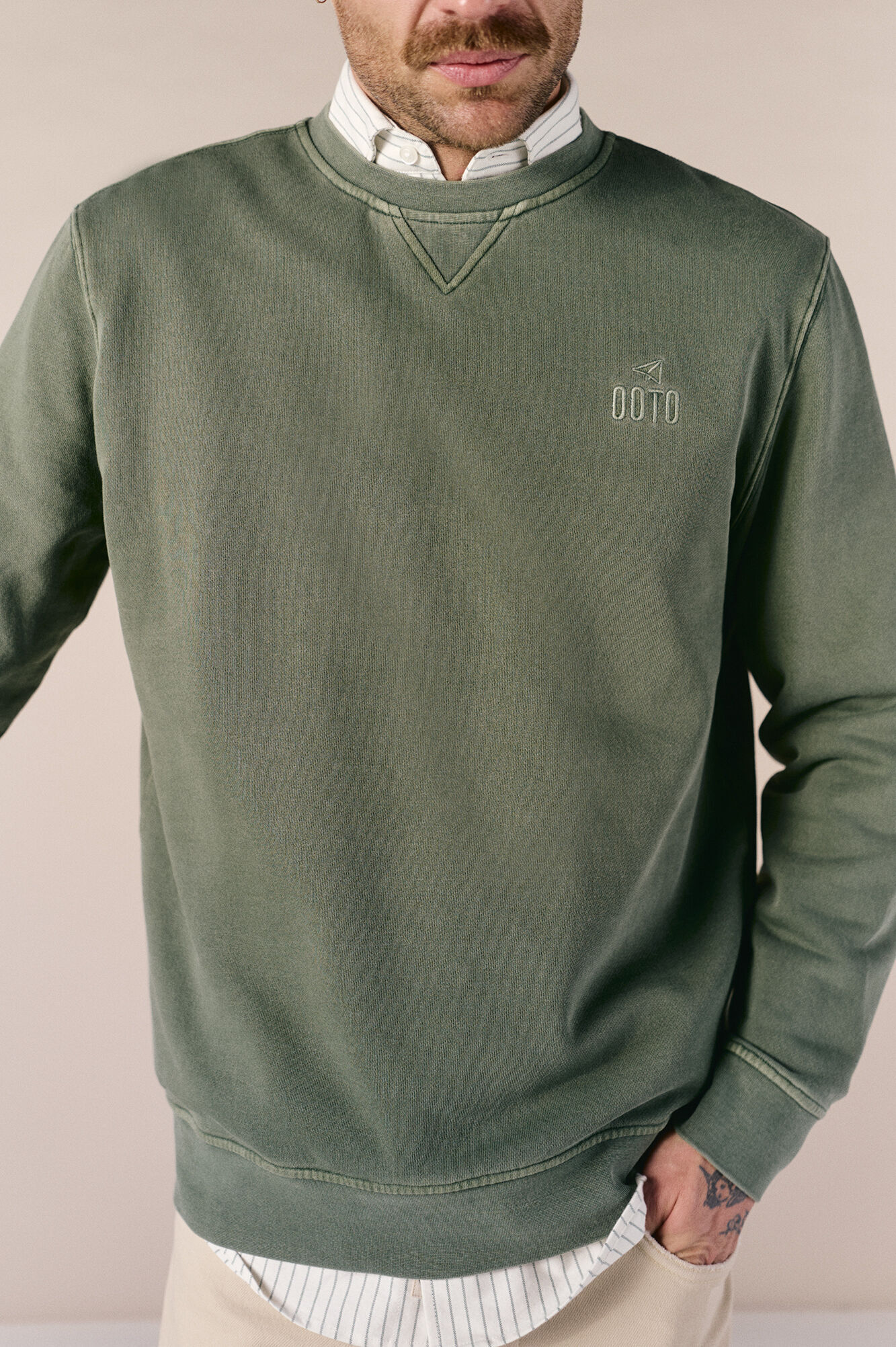 OOTO Sweatshirt b&aacute;sica lavada gola redonda