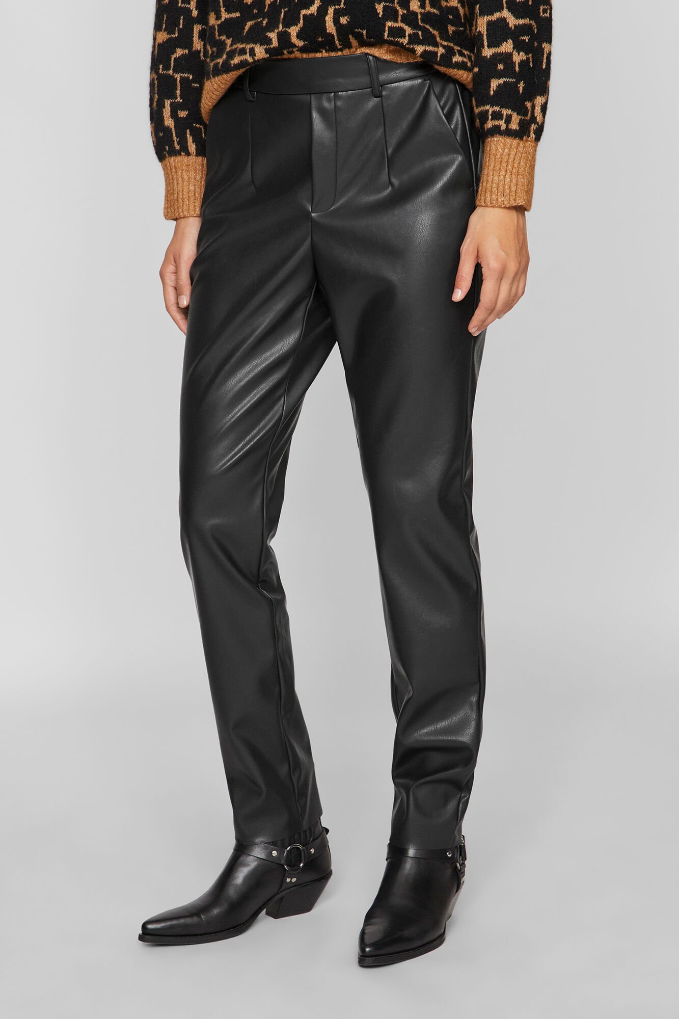 Vila Cal&ccedil;as compridas de polipele