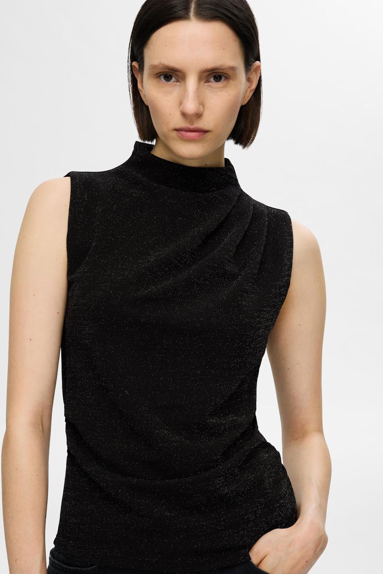 High neck straps with glitter. Slim fit. Women s T shirts and polo shirts Cortefiel