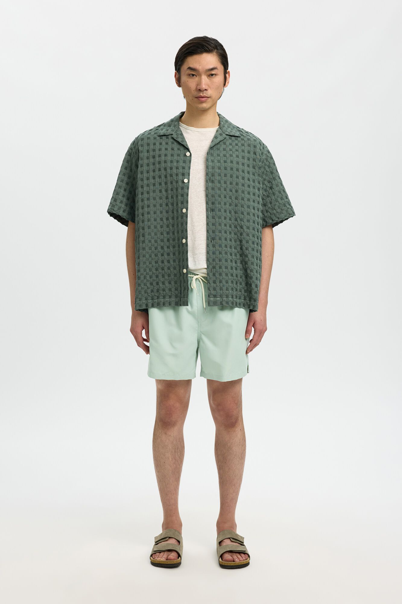 Selected Ba&ntilde;ador tipo bermuda