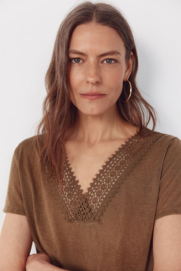 Cortefiel Camiseta pico pasamaneria Kaki