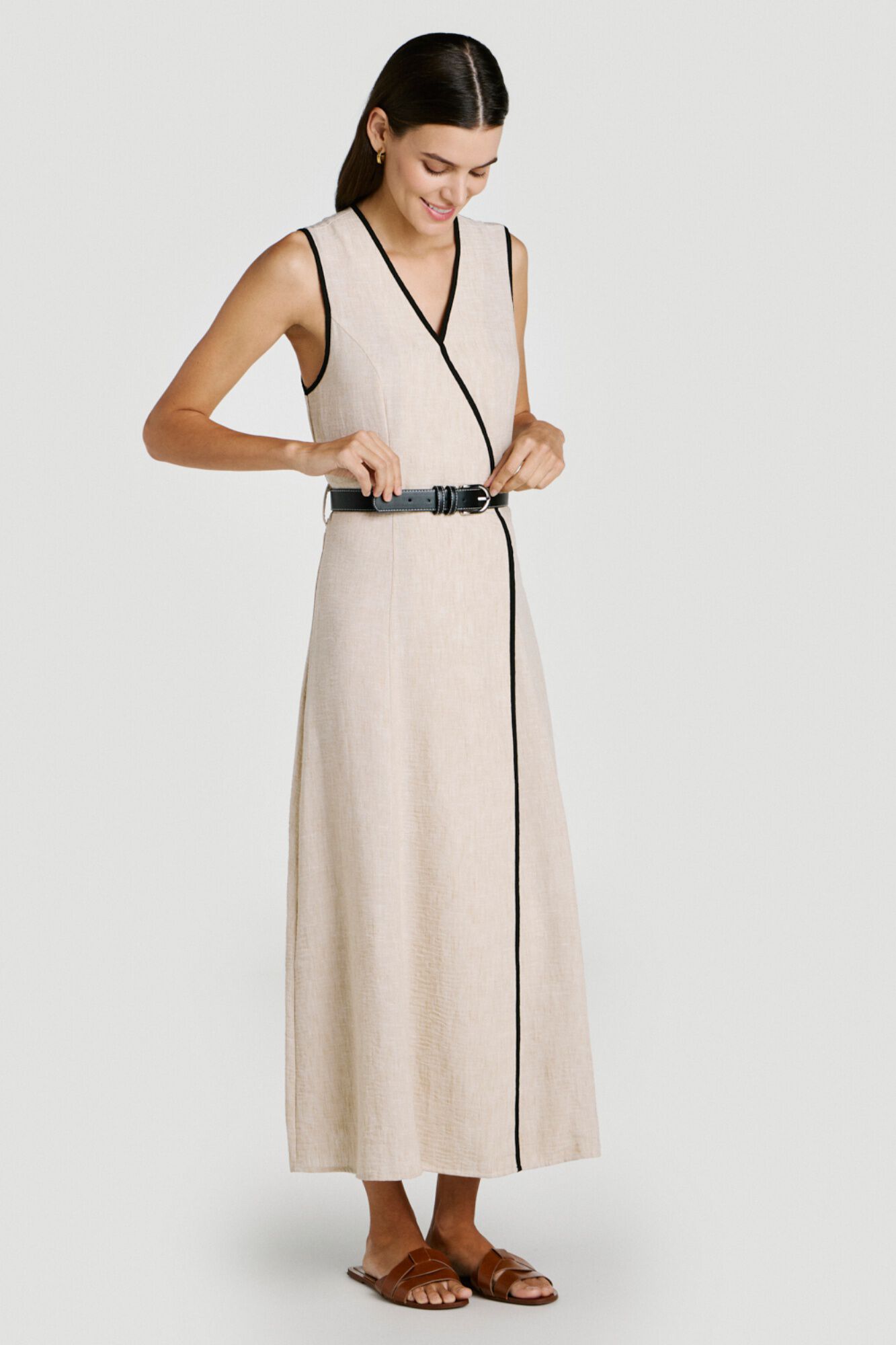 Vila Vestido midi con cintur&oacute;n