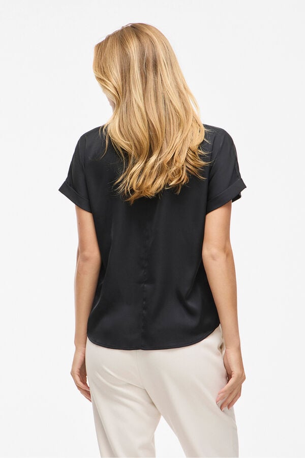 Vila Blusa acetinada de manga curta Preto