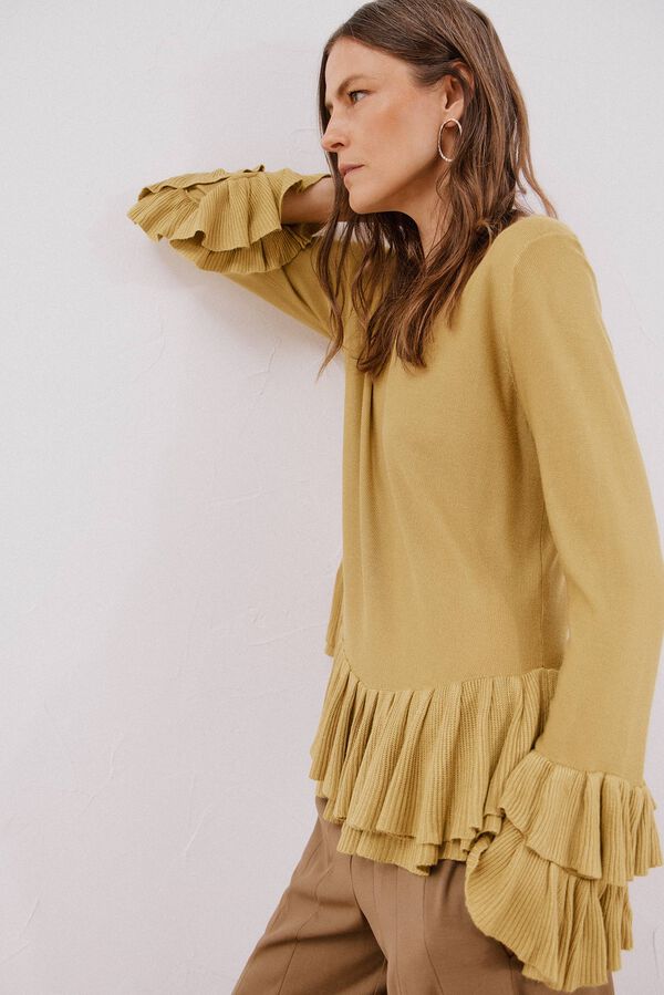 Cortefiel Fine jersey with ruffles. Green