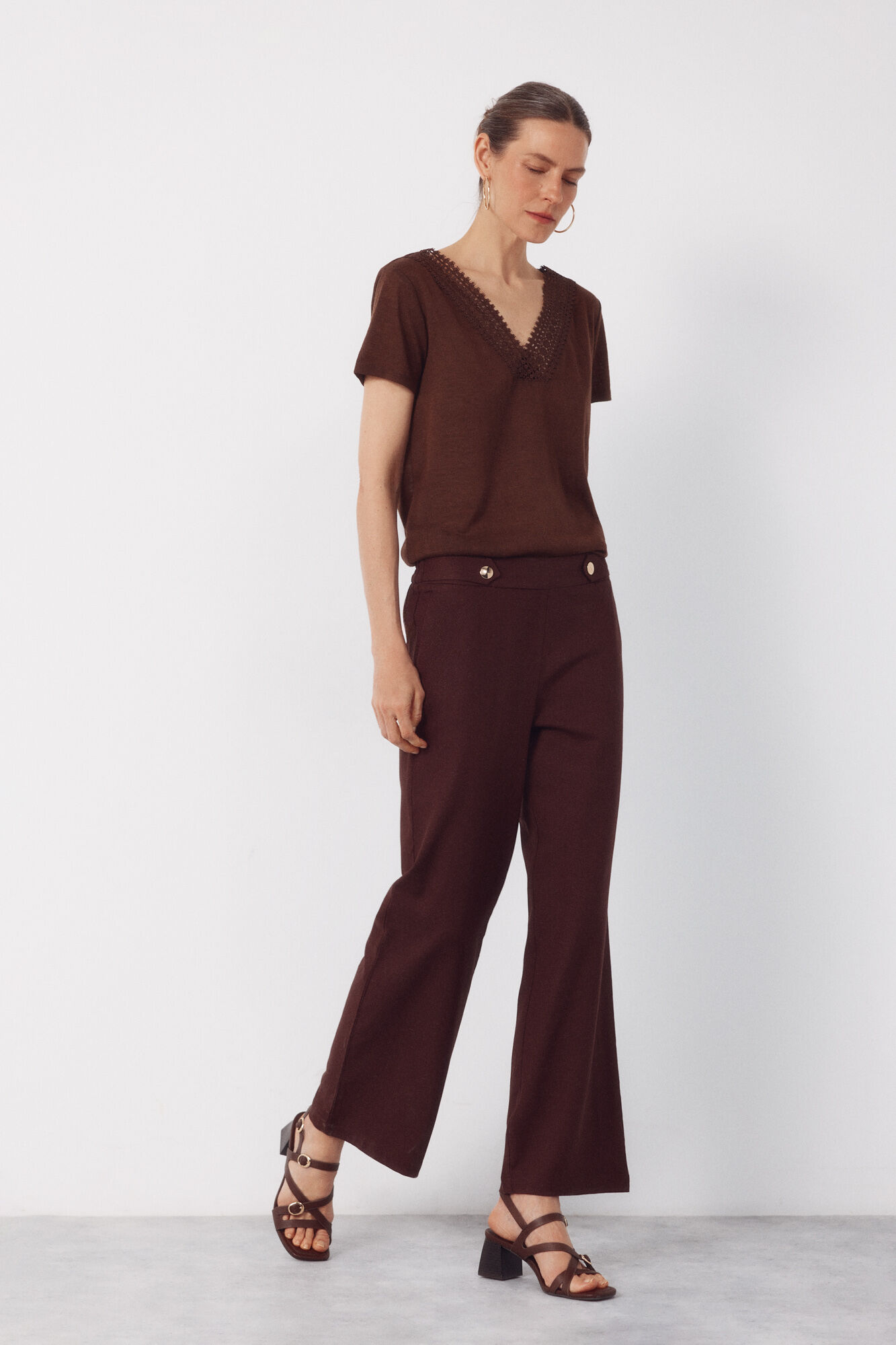 Cortefiel Linen trousers with gold buttons