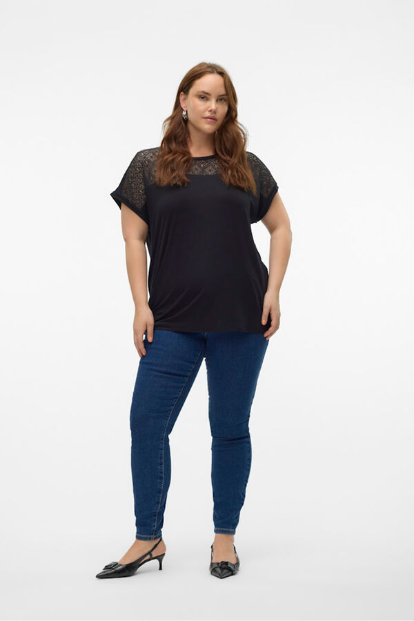Vero Moda Curve T-shirt de renda plus size Preto