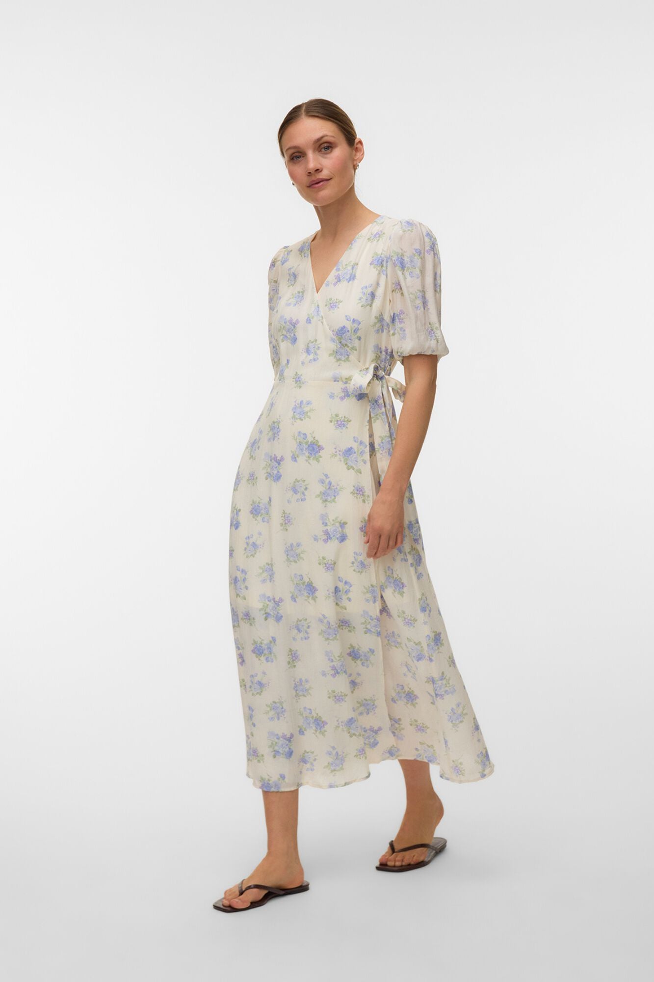 Vero Moda Vestido cruzado estampado