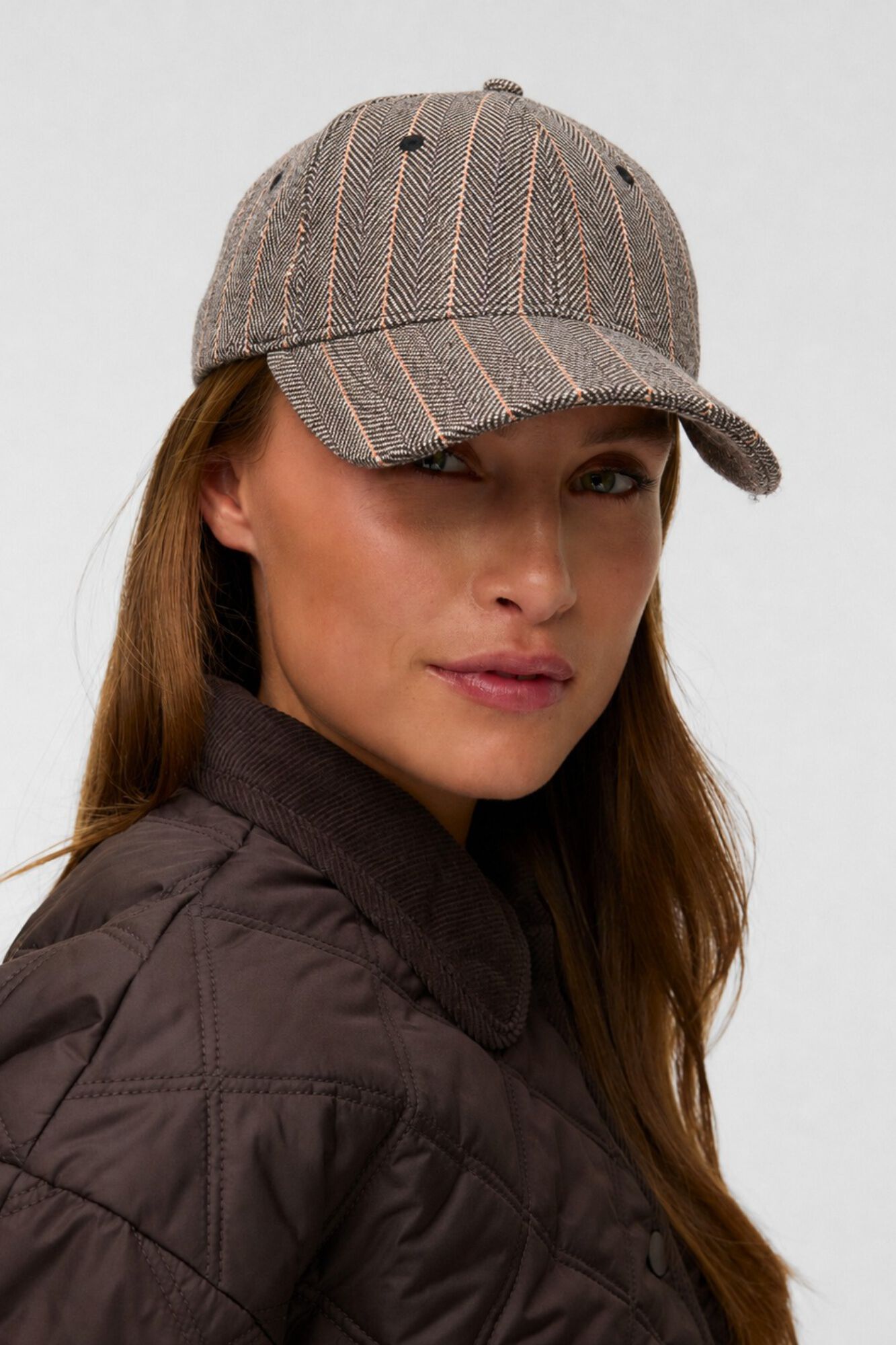 Vero Moda Bon&eacute; em tecido de inverno