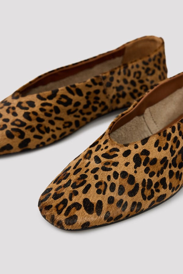 Cortefiel Animal print leather ballet flats Printed brown