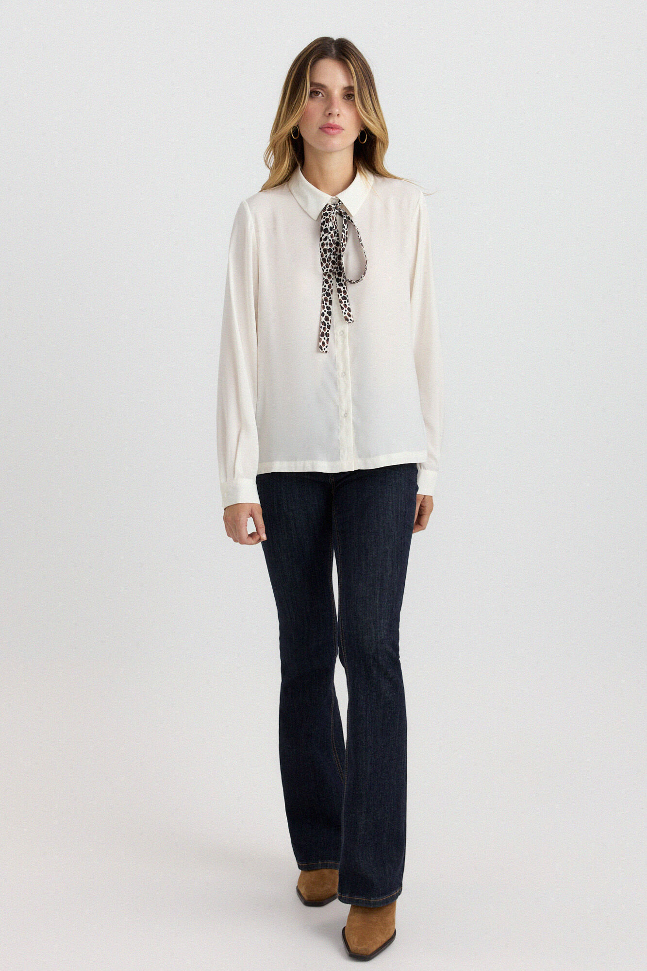 Vero Moda Blusa fluida com la&ccedil;ada