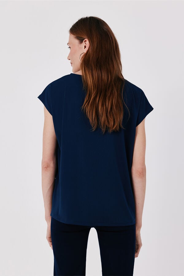 Cortefiel Camiseta pico con detalle puntilla Azul marino