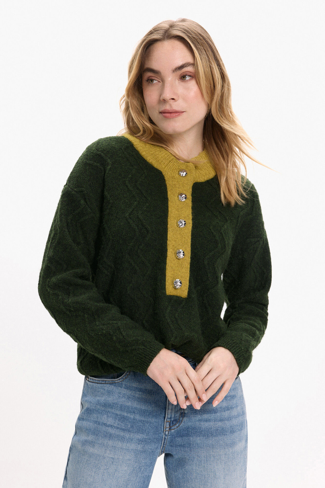 Vila Jersey de lana con botones en el cuello