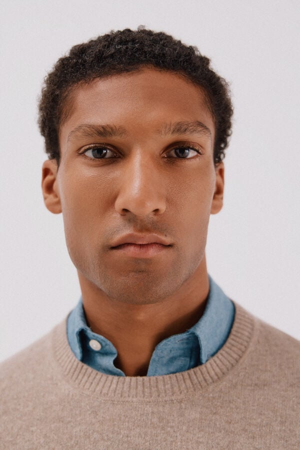 Cortefiel Lambswool jumper with round neck Camel