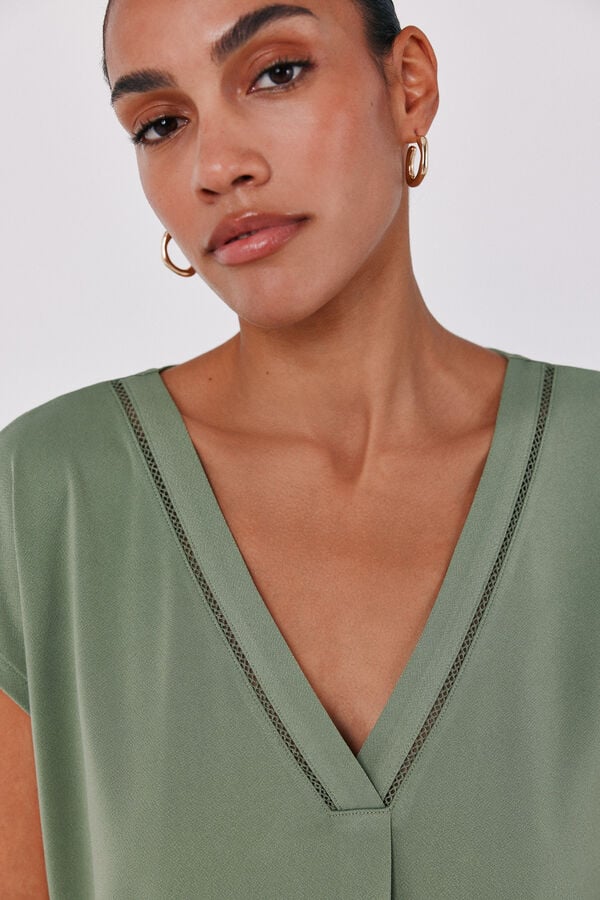 Cortefiel V-neck T-shirt with lace detail Kaki