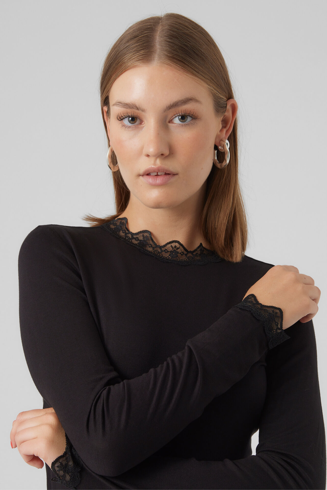 Vero Moda Top de manga comprida com detalhes em renda