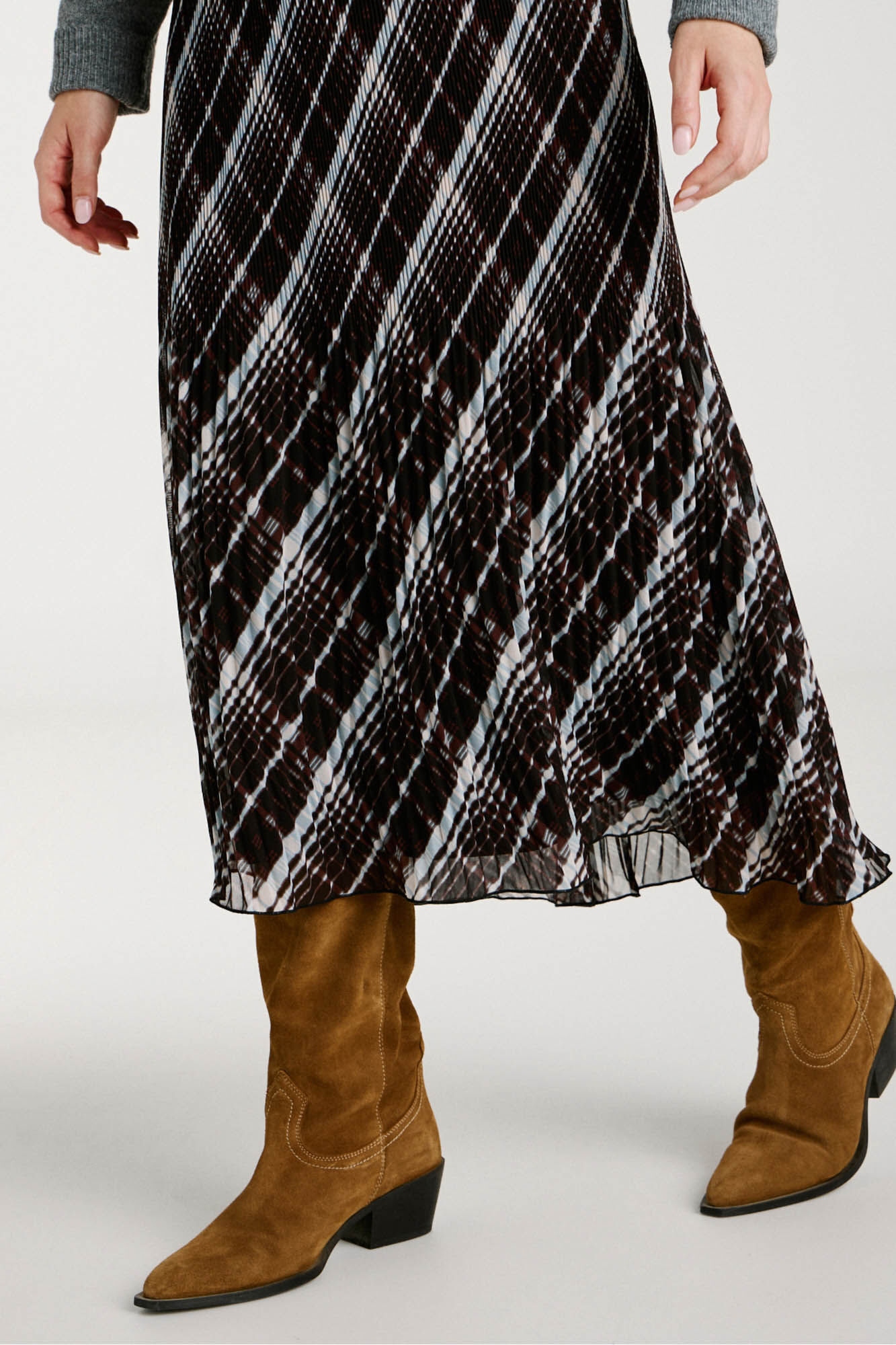 Vila Saia midi plissada de chiffon