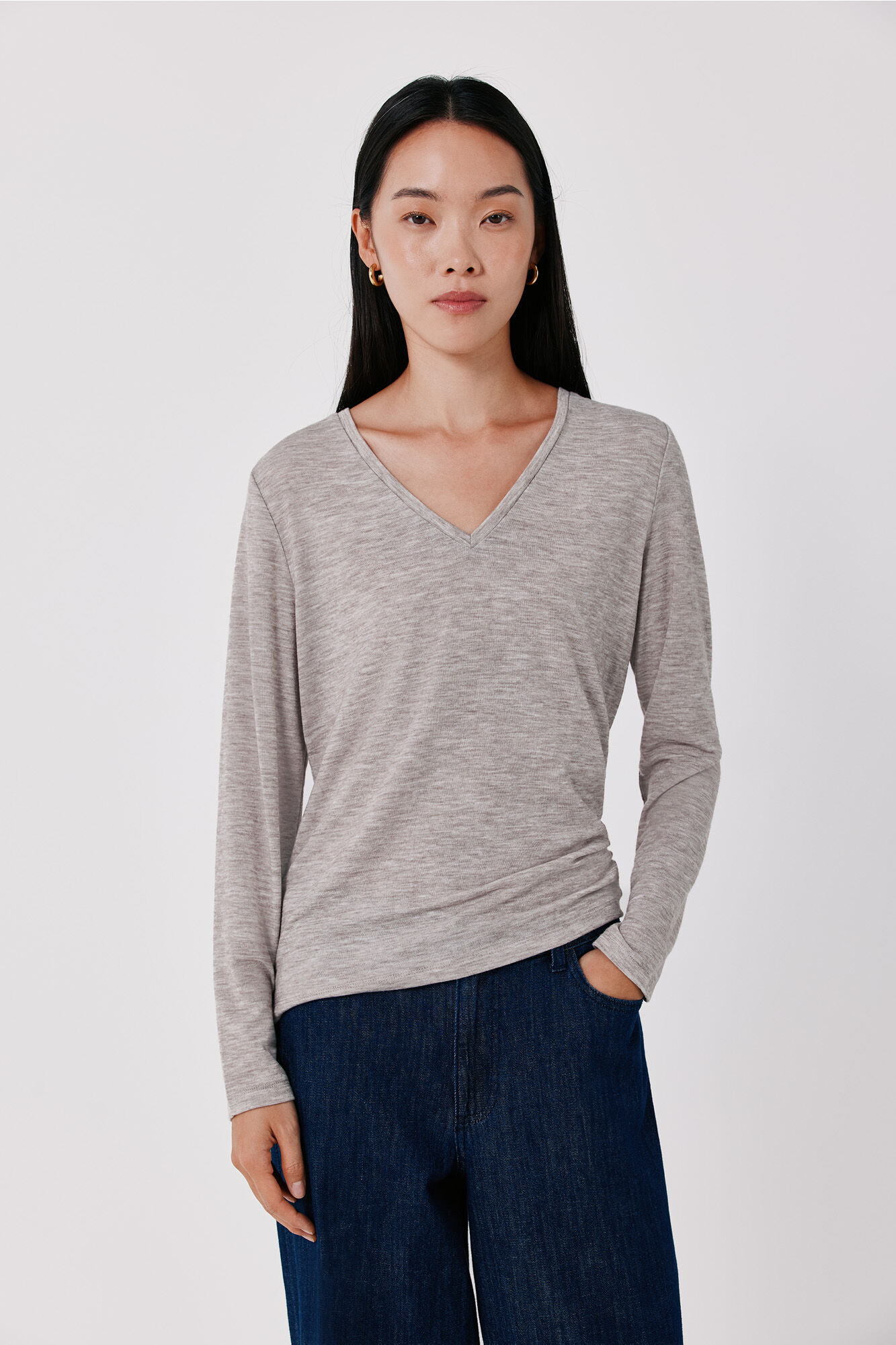 Cortefiel V-neck basic T-shirt